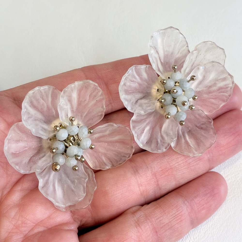Vintage Flower Stud Earrings Frosted Acrylic Petal Gold Tone Beaded Statement